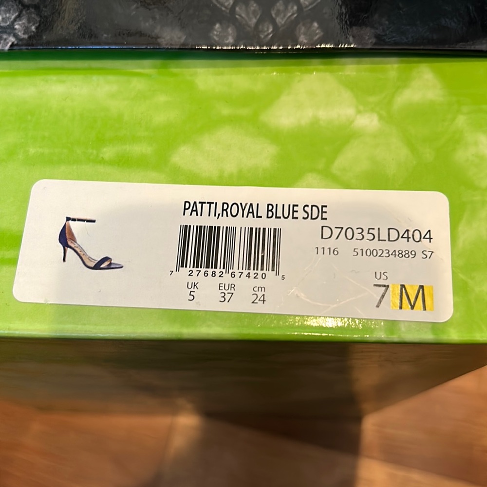 Brand new blue suede heels size 7